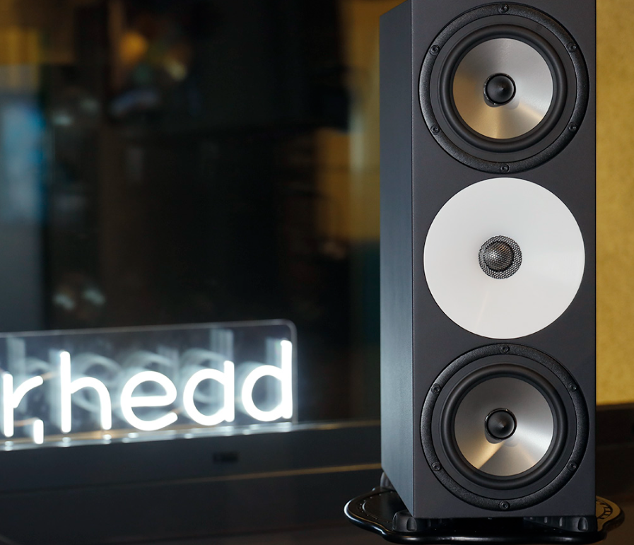 Купить студийный монитор Amphion Two15 Black по цене от 179340 руб ...